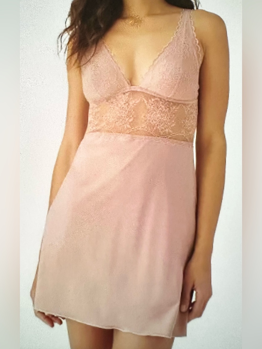 b.tempt’d by Wacoal “No Strings Attached”Pink Lace Chemise - Large